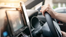 Mit Auto-Apps dein Auto smart machen: Wobei dein Smartphone das Steuer übernehmen kann.