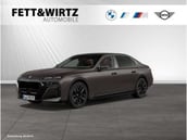 BMW i7