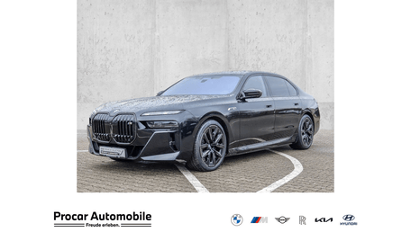 BMW i7