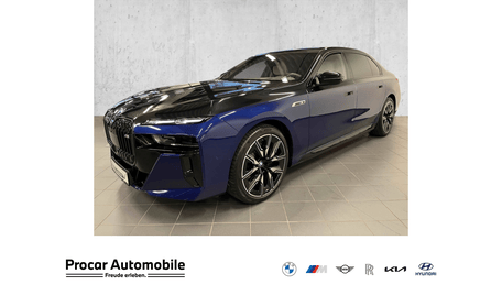BMW i7