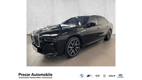 BMW i7
