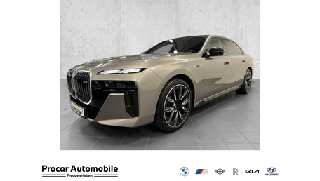 BMW i7