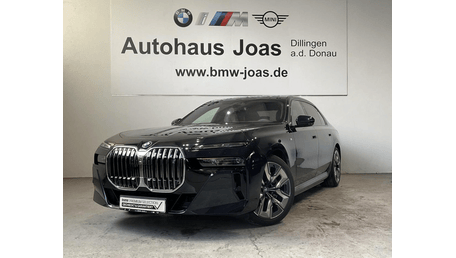 BMW i7