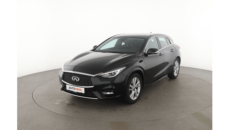 Infiniti Q30