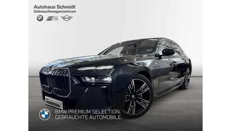 BMW i7