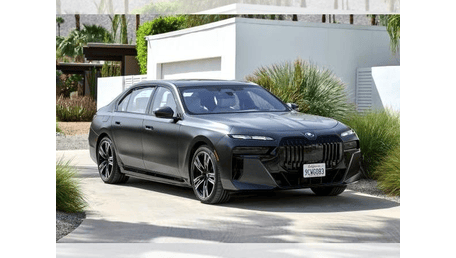 BMW i7
