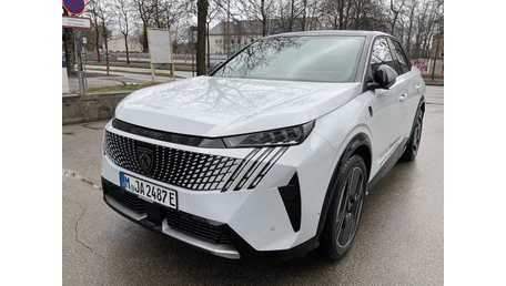 Peugeot E-3008