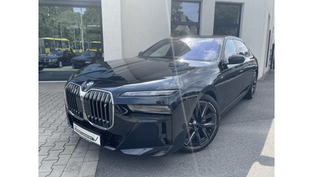 BMW i7